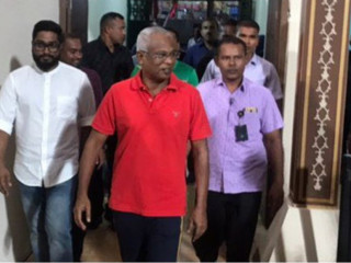 ރައީސް ސޯލިހު (ކ) އަދި އެފްއޭއެމްގެ ރައީސް ބައްސާމް (ވ)