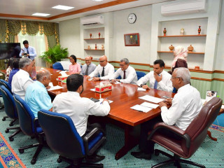 ރައީސް އޮފީހަށް އައްޔަނުކުރެއްވި އިސް ވެރިންނާއި ރައީސް ބައްދަލުކުރުން