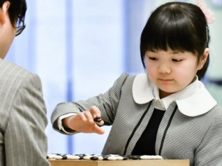 ސުމިރޭ ނަކަމޫރާ ގޯ ގޭމްސް ކުޅެނީ