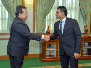 ނައިބް ރައީސް ފައިސަލް ނަސީމް (ކ) ސްރީލަންކާ ސަފީރު ތޮރަޑެނިޔަ (ވ)