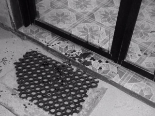 މ. މުލީގައި ބިދޭސީއަކަށް ތޫނު އެއްޗަކުން ހަމަލާދީފި