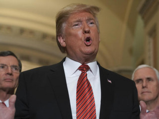 ފާރު ރޭނުމަކީ ގައުމުގެ ސަލާމަތަށްޓަކައި ކޮންމެހެން ކުރަން ޖެހޭ ކަމެއް ކަމަށް ޓްރަމްޕް ވިދާޅުވޭ