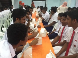 The ministry has prepared 10 menus, which include sandwiches, omelets, flat bread (roshi), and packets of milk.