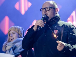 ތޫނު އެއްޗަކުން ހަމަލާދީ ޒަޚަމްކޮށްލި ޕޮލެންޑްގެ މޭޔަރު އަވަހާރަވެއްޖެ