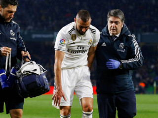 ބެންޒެމާ އަތުގެ އިނގިއްޔެއްގައި ރެނދެއްލައިފި