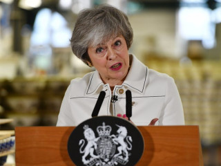 އިނގިރޭސީ ބޮޑުވަޒީ ތެރިސާ މޭ