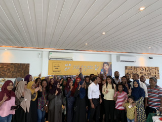 މީދޫ ދާއިރާގެ ޕްރައިމަރީގައި ވާދަކުރައްވާ ރޮޒައިނާ އާދަމްގެ ކެމްޕެއިން ހަރަކާތުގެ ތެރެއިން