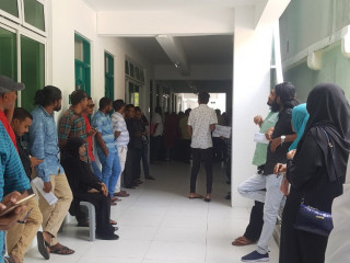 ޕްރައިމަރީގައި ވޯޓްލާން ބަޔަކު ކިއޫގައި