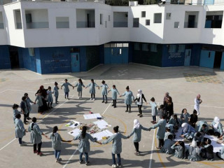 ރެފިއުޖީންނާއި ބެހޭ އިދާރާއިން އިރުމަތީ ގުދުސްގައި ހިންގާ ސްކޫލެއް އިސްރާއީލުން ބަންްދުކުރަނީ