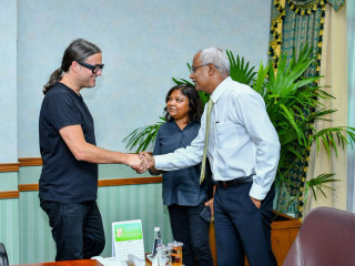 ރައީސް ސޯލިހް ޕާރލޭގެ ބާނީ ސައިރިލްއާ ބައްދަލުކުރައްވަނީ