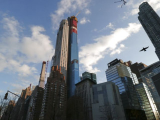 ހަދަމުންދާ 220 ސެންޓްރަލް ޕާކްގެ ފޮޓޮއެއް