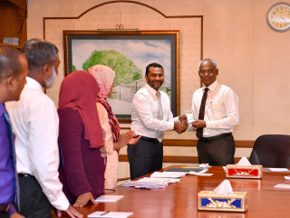 މޯލްޑިވްސް އެން.ސީ.ޑީ.އެލާޔަންސް މެންބަރުންނާއެކު ބޭއްވި ބައްދަލުވުމުގެ ތެރެއިން: ފޮޓޯ ރައީސް އޮފީސް