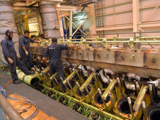 ސްޓެލްކޯގެ ޖަނަރޭޓަރެއްގެ މަރާމާތުގެ މަސައްކަތް ކުރަނީ؛ ހެންވޭރުގައި ކަރަންޓް އަޕްގްރޭޑިންގ މަސައްކަތެއް ކުރުމަށް މެންދުރު ފަހު ކަރަންޓު ކަނޑާލަން ވަނީ ނިންމާފައި