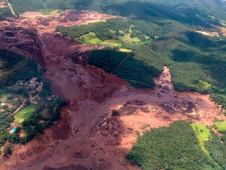 ޑެމް ފަޅައިގެންގޮސް މުޅި ހިސާބަށް ޗަކަ ފެތުރިފައި