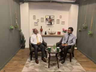 MDP chairperson Hassan Latheef (l) on RaajjeTV\'s Fashaairu show