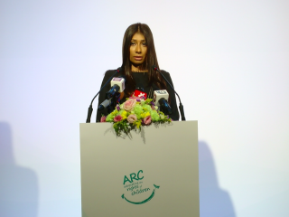 އާރކް ގެ އެކްޒެކިއުޓިވް ޑިރެކްޓަރ ޒީނާ ޒާހިދް