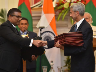 ކުރީގެ ރައީސް އަބްދުﷲ ޔާމީންގެ ސަރުކާރުގައި ރާއްޖެ އާއި އިންޑިއާ ދެމެދު ގާއިމުކުރެވުނު އަސްކަރީ އެއްބަސްވުމުގައި ސޮއިކުރުމުގެ ރަސްމިއްޔާތުގެ ތެރެއިން