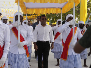 ރައީސް ނަޝީދަށް ހޯރަފުށިން ހޫނު މަރުހަބާއެއް ދެންނެވި