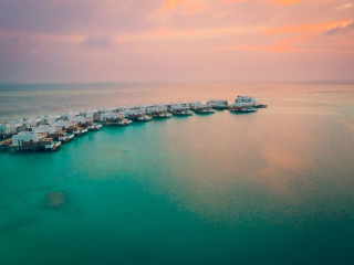 ލަކްސް ނޯތު މާލެ އެޓޯލް ރިސޯޓްގެ މޫދު ވިލާތައް ފެންނަގޮތަށް މަތިން ނަގާފައިވާ ފޮޓޯއެއް