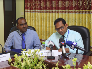 ވިލާ ކޮލެޖާއި، ޔުނިވަރސަލް ފައުންޑޭޝަންއާއި ދެމެދު އެމްއޯޔޫގައި ސޮއިކުރުން