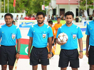 ފުޓްބޯލް ރެފްރީން