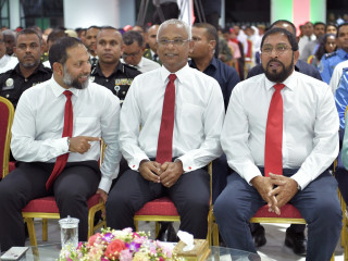 ރައީސް އިބްރާހީމް މުހައްމަދު ސޯލިހު އާއި ޖޭޕީގެ ރައީސް ގާސިމް އަދި އަދާލަތު ޕާޓީގެ ރައީސް ޝެއިހު އިމްރާން ހަފްލާއެއްގައި--