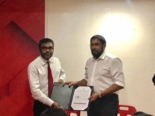 ނެޝަނަލް އިންޓެގްރިޓީ ކޮމިޝަންގެ ކުރީގެ ރައީސް މުހައްމަދު ފަރުހާދު ޖުމްހޫރީ ޕާޓީއަށް ގުޅިވަޑައިގަތް ދުވަހު