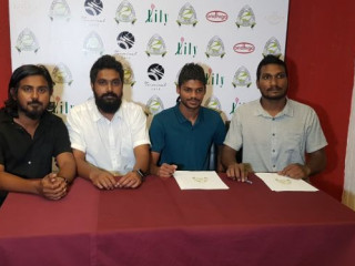 ބޮބީ ގްރީންއަށް ސޮއިކޮށްފި