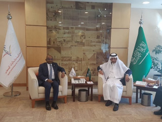 ޗެއަރމަން އަހުމަދު ބިން އަގީލް އަލް ޚަތީބާއި ފޮރިން މިނިސްޓރަ ބައްދަލުކުރައްވަނީ