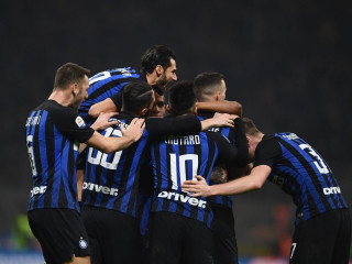 އިންޓަގެ ކުޅުންތެރިން އުފާފާޅުކުރަނީ