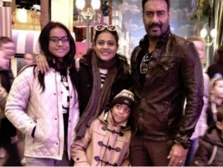 އަޖޭއާއި އޭނާގެ އާއިލާ