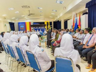މިނިސްޓަރު ޝިދާތާ ކަސްޓަމްގެ މުއައްޒަފުންނާއި ބައްދަލުކުރެއްވުން