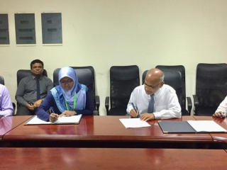 ހަޔަރ އެޑިއުކޭޝަން އާއި އައިޔޫއެމްއާ ދެމެދު އެއްބަސްވުމެއްގައި ސޮއިކުރެއްވުން