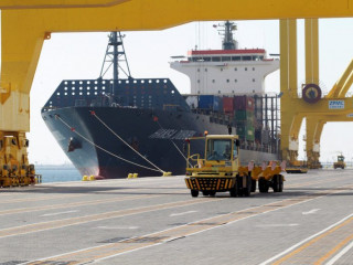 އަބޫދާބީގެ ބަނދަރުން ވަނީ ފެބްރުއަރީ 12 އިން ފެށިގެން ޤަތަރުގެ ޝިޕިންގ އަށް ލުއި ދިނުމަށް ނިންމާފައި