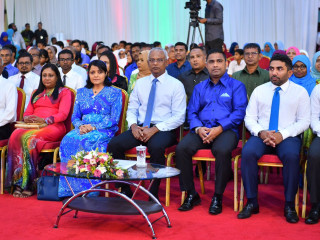 ރައީސް ސޯލިހް އާއި ސަރުކާރުގެ އިސްވެރިން މާދަރީ ބަހުގެ ދުވަހުގެ ޖަލްސާގައި