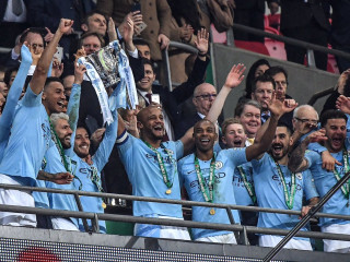 ސިޓީން ލީގް ކަޕް އުފުލާލަނީ