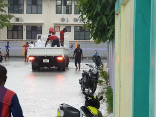 ލ. ގަމުގެ މަގުމަތީގައި ފެންބޮޑުވެފައި