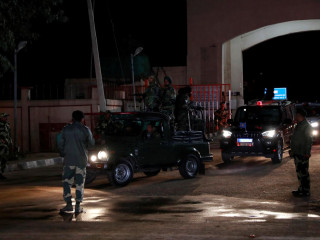 ޕައިލެޓް ގޮވައިގެން ދިޔަ އިންޑިއާ ސިފައިންގެ ގާފިލާ