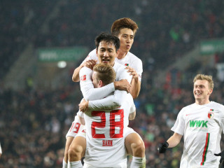 އޮގްސްބާގްގެ ކުޅުންތެރިން އުފާފާޅުކުރަނީ