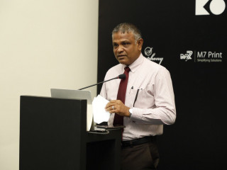 ހަޔަރ އެޑިއުކޭޝަން މިނިސްޓަރު ޑރ. އިބްރާހިމް ހަސަން ފޯރަމްގައި ވާހަކަ ދައްކަވަނީ