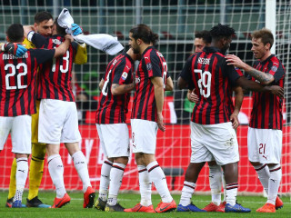 އޭސީ މިލާންގެ ކުޅުންތެރިން އުފާފާޅުކުރަނީ