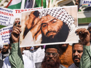 މަސްއޫދަކީ ޓެރަރިސްޓެއް ކަމަށް ކަނޑައަޅައިދޭން ޗައިނާއާ މަޝްވަރާ ކުރަނީ