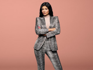 ޒުނިޔޭގެ އެއްމެ ޒުވާން ބިލިއަނަރު ކައިލީ ޖެނަރ