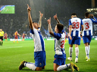 ޕޯޓޯ ކުޅުންތެރިން އުފާފާޅުކުރަނީ