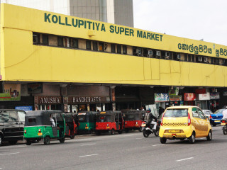 ކޮލަމްބޯގައި އެއްޗެއް ގޮވައި ހަތަރު މީހަކަށް އަނިޔާވެއްޖެ