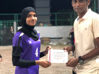 އިންޓަރ އޮފީސް ހޭންޑްބޯލްގެ ތެރެއިން