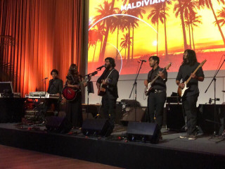 ފެއަރގެ ތެރެއިން ރާއްޖެ އިޝްތިހާރު ކުރުމަށް އިކުއެޓިކް ވައިބް ބޭންޑްގެ ހާއްސަ ލަވައެއް!