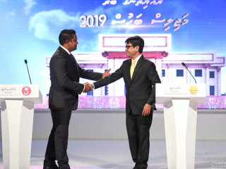 ހޯރަފުށީ ދާއިރާއަށް ވާދަ ކުރައްވާ ދެ ކެންޑިޑޭޓުން ސަލާމް ކުރައްވަނީ