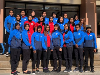 ޤައުމީ އަންހެން ފުޓުބޯޅަ ޓީމް