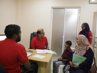 ޓައިނީ ހާރޓްސްގެ ކޭމްޕްގެ ތެރެއިން